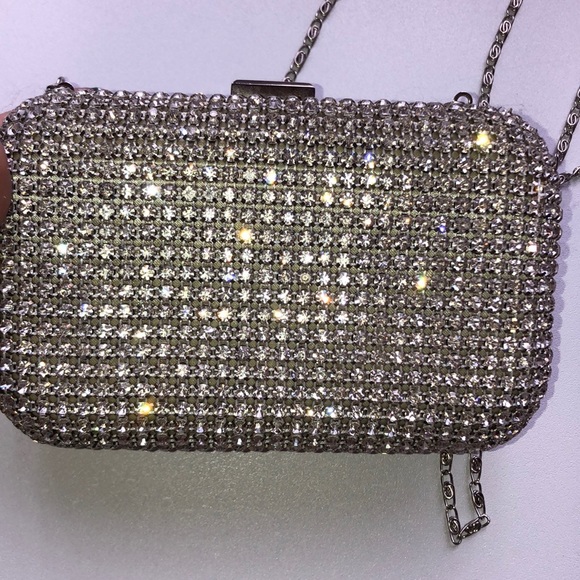 Silver Clutch - Picture 4 of 8